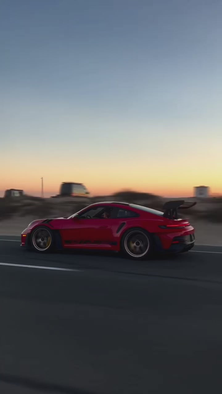 Video laden: Porsche Video und Ascensive Desk Pads - Dein Weg zum Erfolg.